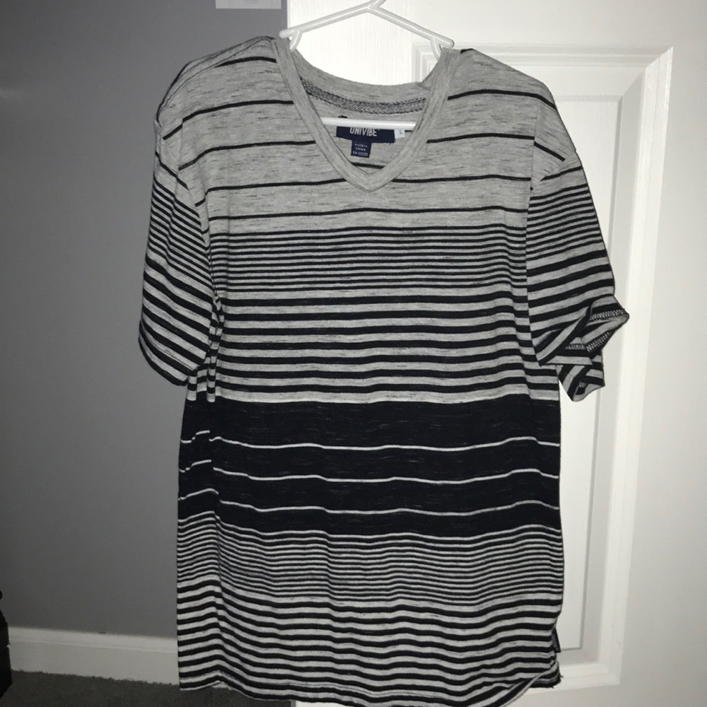 Youth Large Univibe Black and White tee shirt